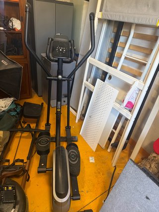 Máquina de gimnasio elíptica