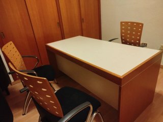 Conjunto de Mesa de Despacho y 3 Sillas