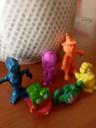 Lote de 6 figuras de goma