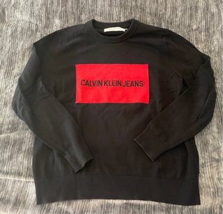 Jersey Calvin Klein Negro y Rojo