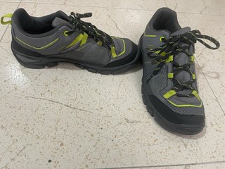 Zapatos de montaña
