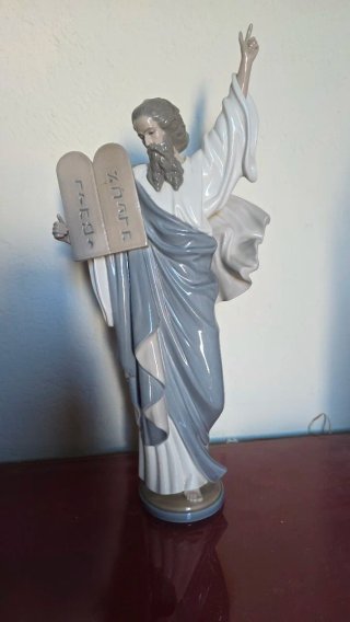 Figura Moisés de Porcelana Lladró