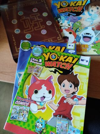 Lote de Revistas y Álbum Yo-kai Watch
