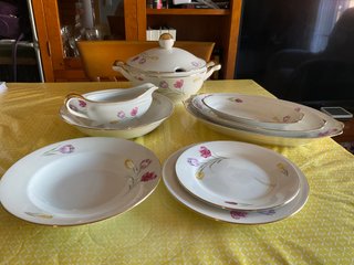 Vajilla Antigua Royalty China