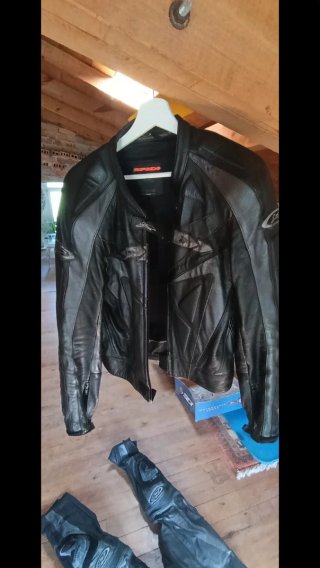 Conjunto Chaqueta y Pantalón SPIDI