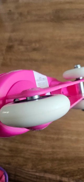Patines infantiles rosas talla 26 / 28