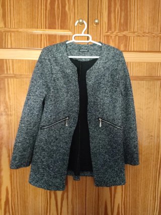 Chaqueta gris texturizada