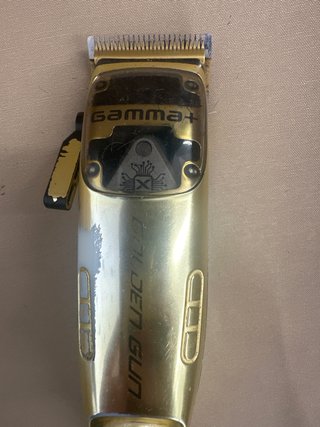 Maquinilla Cortapelo Gamma+ Golden Gun