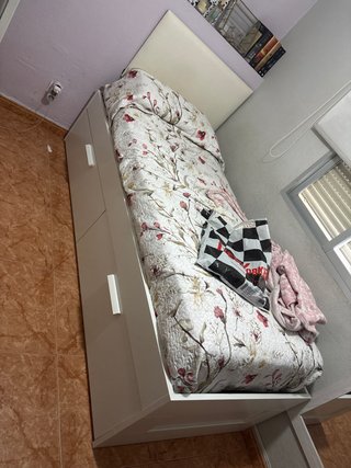 Estructura de cama con cajones