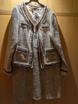 Traje de chaqueta y falda Avany