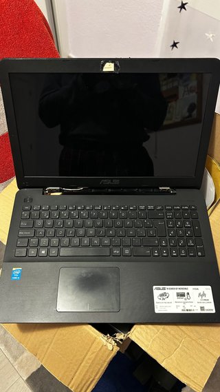 Portátil Asus F554L
