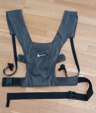 Mochila Porteo Ergobaby Embrace Gris