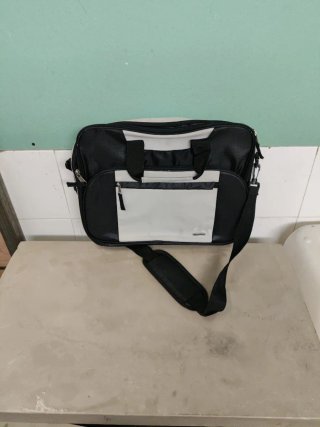 Funda para portátil negra y gris