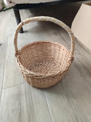 Canasta de mimbre artesanal