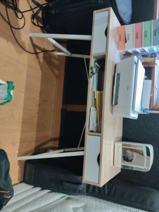 Escritorio de Madera con Cajones