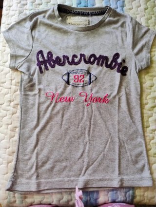 Camiseta Abercrombie Gris