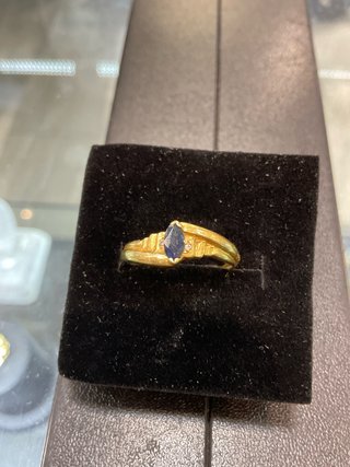 Anillo de oro 18k con piedra azul