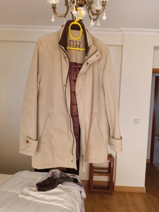 Gabardina de hombre beige