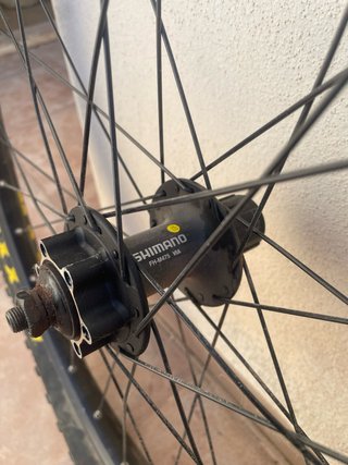 Ruedas de bicicleta con buje Shimano FH-M475
