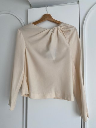 Blusa Manga Larga con Nudo en el Cuello