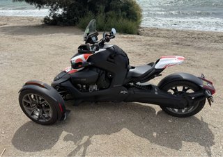 Moto de tres ruedas Can-Am