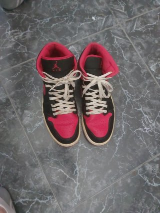 Zapatillas Nike Air Jordan Rojas y Negras