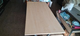 Mesa auxiliar de madera
