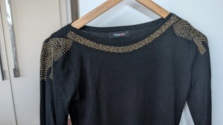 Jersey Negro Miss tic con Detalles Dorados