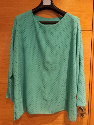 Camisa Turquesa con Estampado de Lunares
