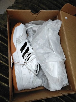 Zapatillas Adidas Blancas y Negras