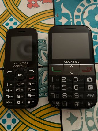2 Teléfonos Móviles Alcatel