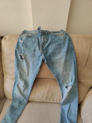 Pantalón Vaquero Azul con Desgastados