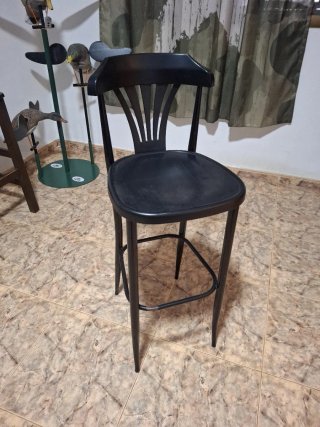 Taburete Alto de Madera Negro