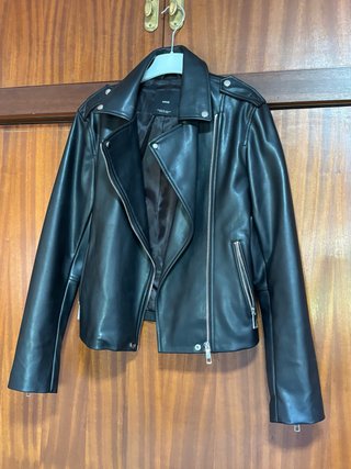 Chaqueta de cuero negra Mango