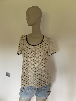 Blusa de encaje beige talla M