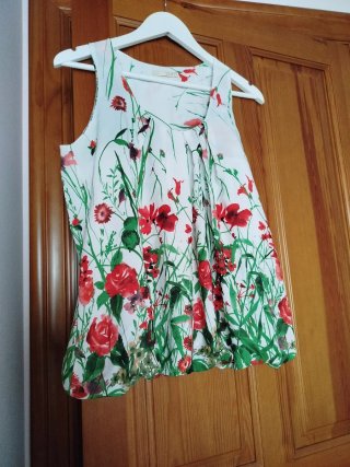 Blusa vaporosa con estampado floral