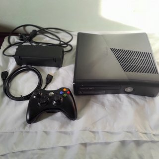 Microsoft Xbox 360 Slim 1TB