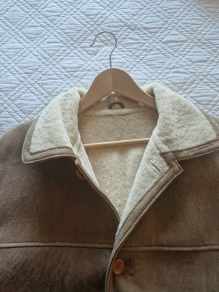 Cazadora piel vuelta borrego interior