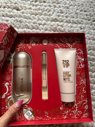 Estuche Carolina Herrera 212 VIP Rosé