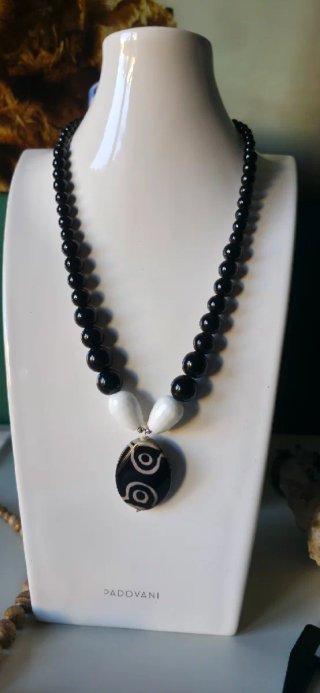 Collar de la.nueva colección piedra y plata