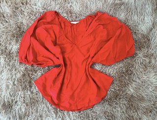 Blusa camiseta roja manga corta abullonada