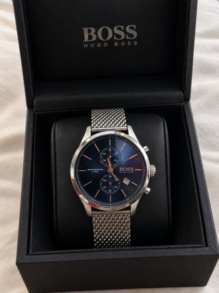 Reloj Hugo Boss con correa de malla.