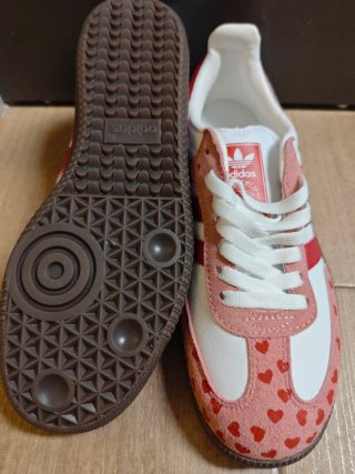 Zapatillas adidas Corazones Rojo y Blanco