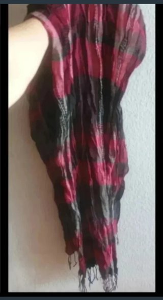 Pañuelo de cuadros rojo y negro