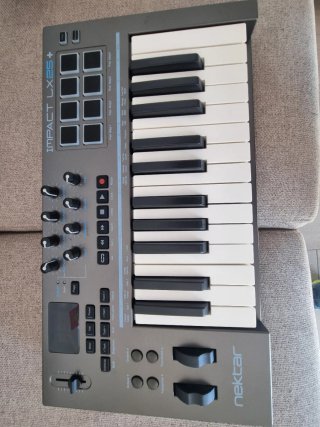 Teclado Controlador Nektar Impact LX25+
