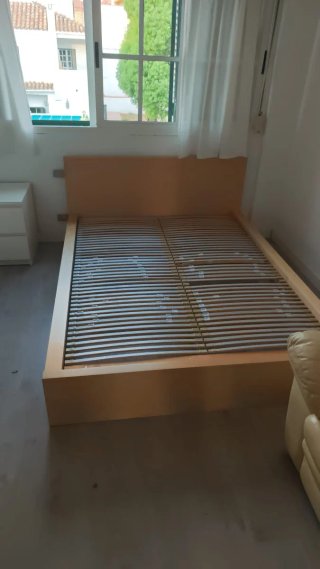 Cama de 135 cm de madera
