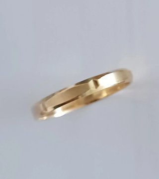Anillo de oro