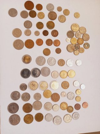Colección de monedas variadas