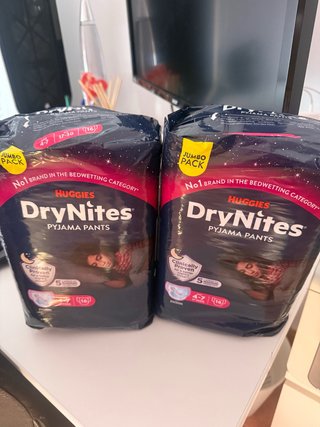 2 Paquetes Pañales Huggies DryNites Talla 4-7