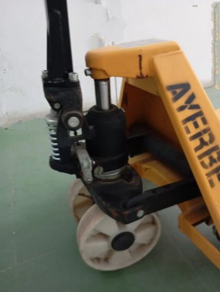 Transpaleta Manual Ayerbe 2.500 kg
